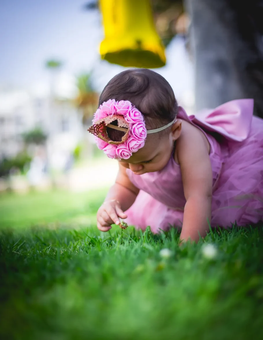 Niña vestida de forma especial en sesión fotográfica en Tenerife.