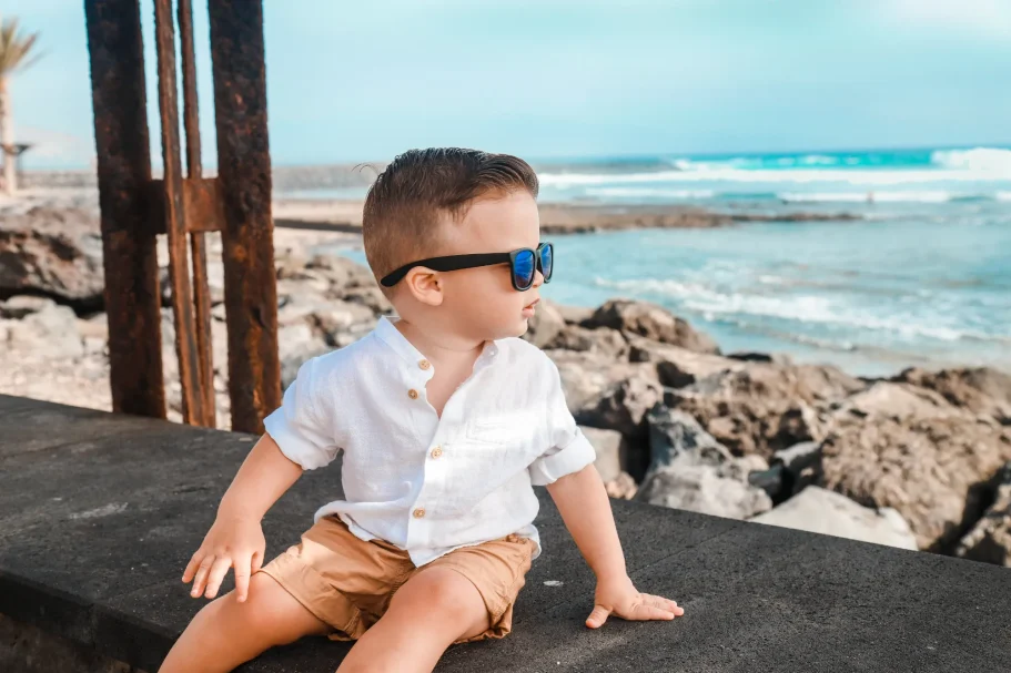 Retrato de niño de un año sesión en exteriores en Tenerife.