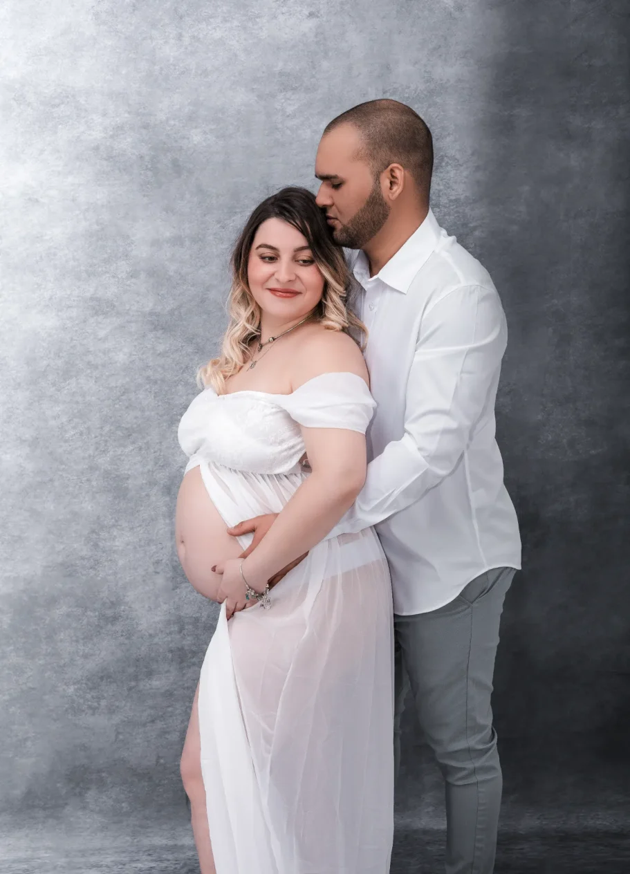 Fotografía de estudio de mujer embarazada en Live Oak, Florida