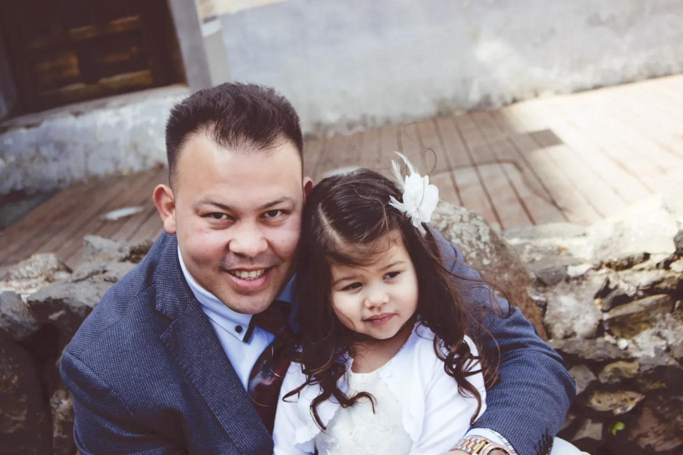 Invitados celebrando con los novios en boda en Tenerife.