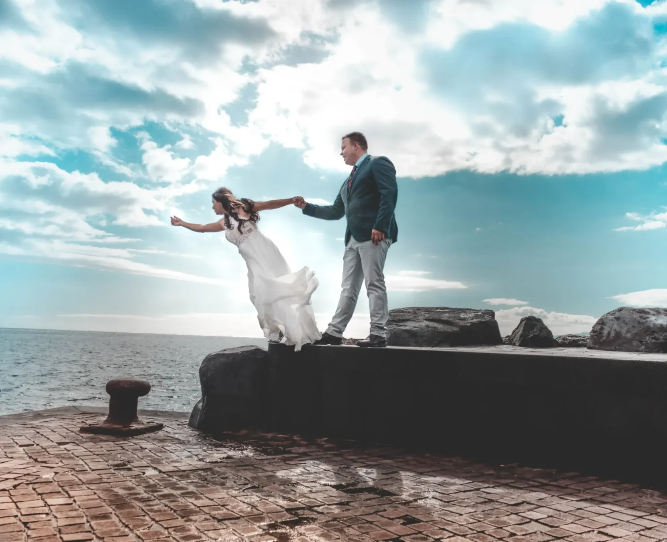Sesión de fotos profesionales de bodas con pareja en paisajes naturales de tenerife